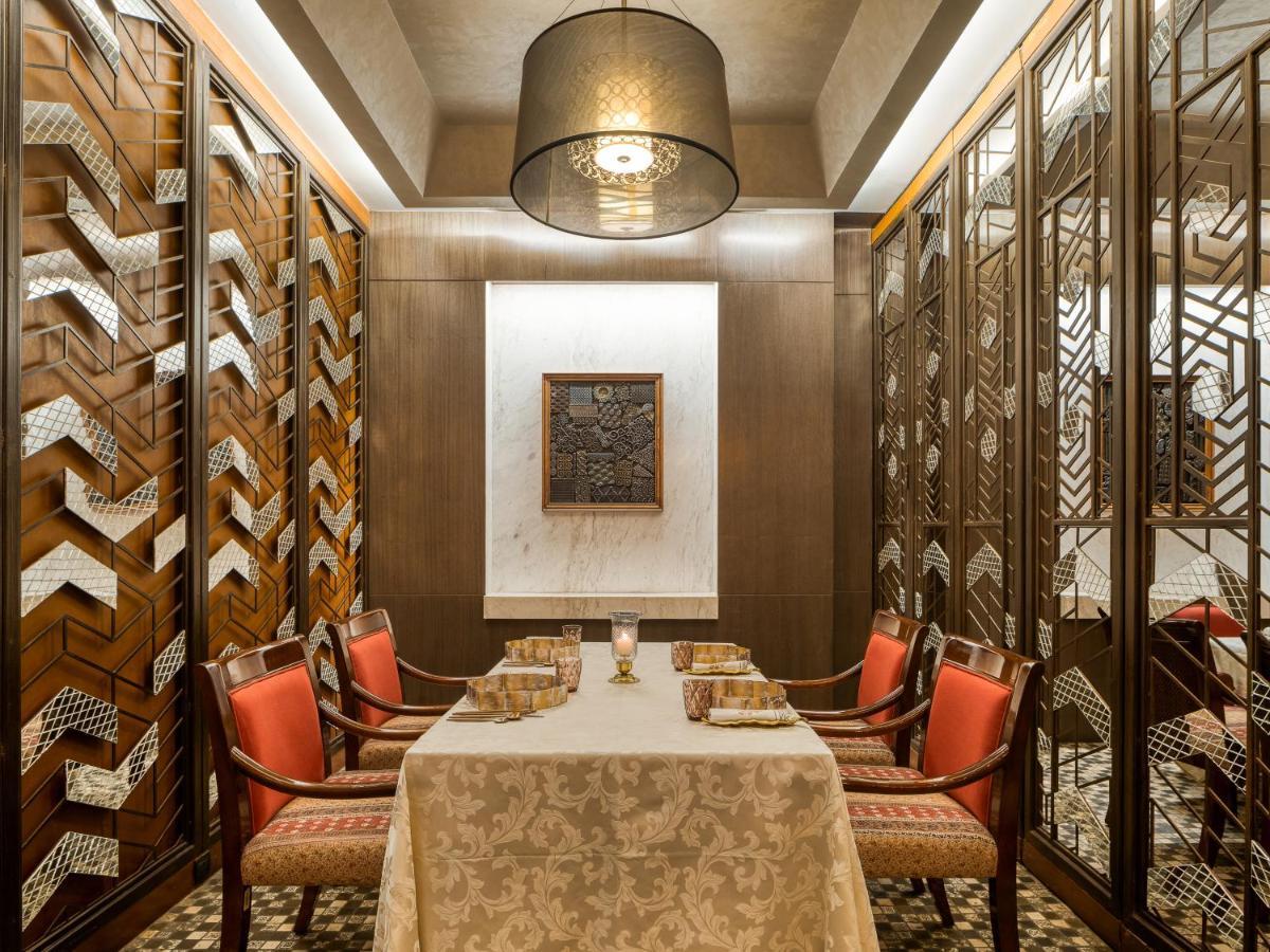 Hyatt Regency Ahmedabad Ξενοδοχείο Εξωτερικό φωτογραφία The restaurant